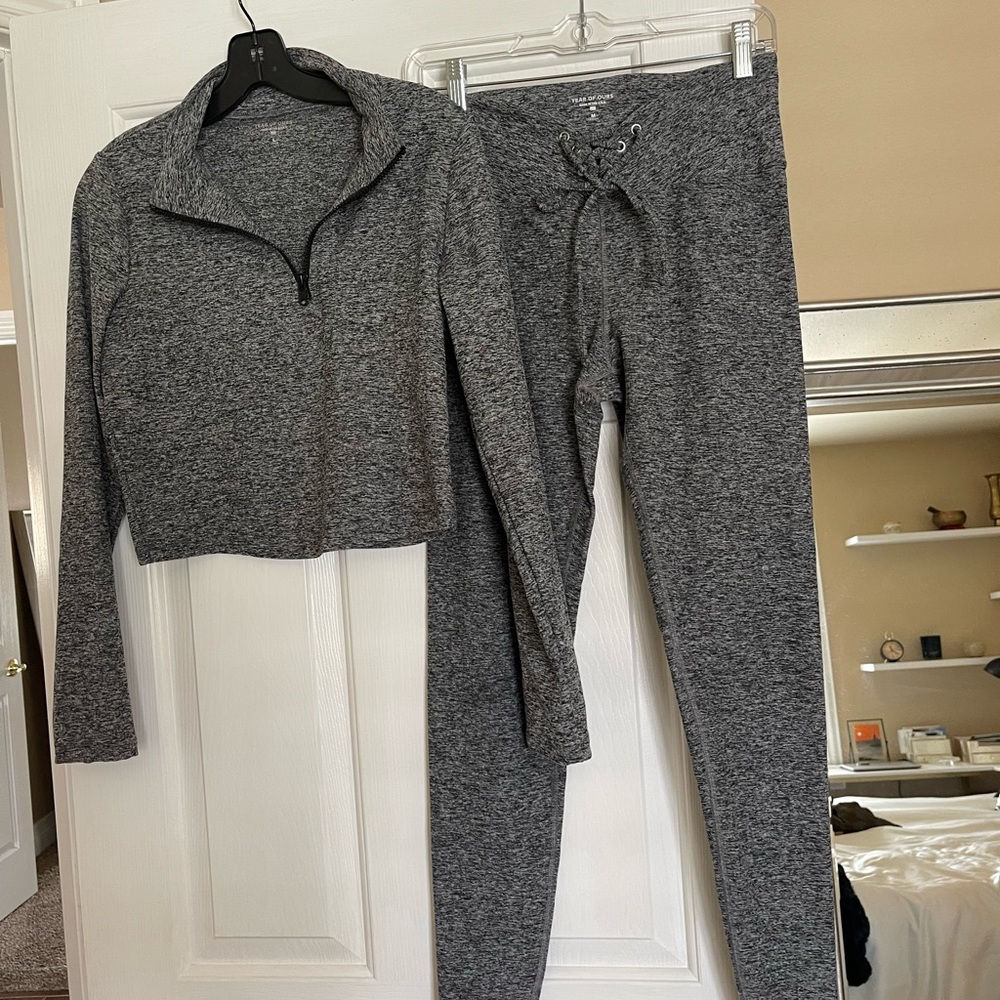 Year of ours lace up leggings and half zip long sleeve crop top leggings M top L